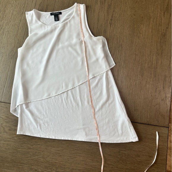 White House Black Market Asymmetrical Sleeveless Top Size Small White - Picture 8 of 8